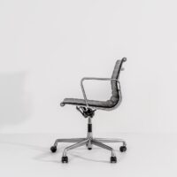 Aluminium Chair EA117 Pele - Vitra - Imagen 4