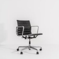 Aluminium Chair EA117 Pele - Vitra - Imagen 6