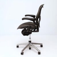 Cadeira Aeron FL Posturefit braços pele e base polida Size B - Herman Miller - Image 2