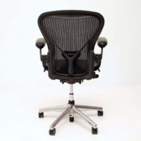 Cadeira Aeron FL Posturefit braços pele e base polida Size B - Herman Miller - Image 3