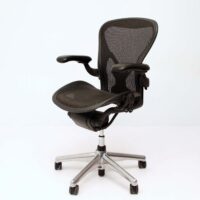 Cadeira Aeron FL Posturefit braços pele e base polida Size B - Herman Miller - Image 5
