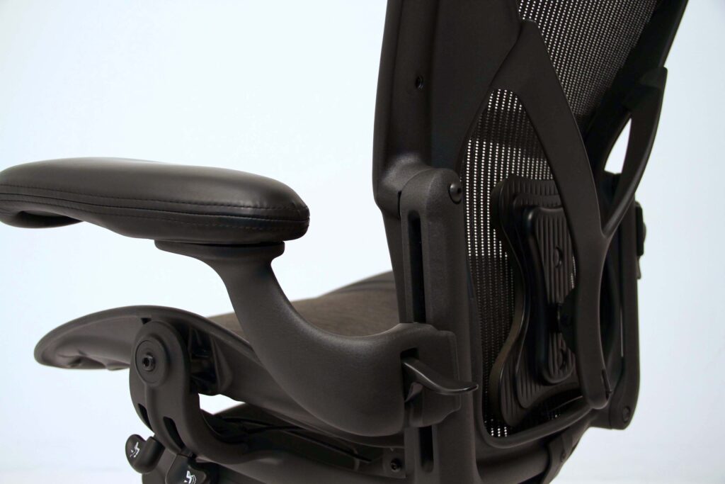 Silla Ejecutiva Aeron Fully Loaded – PostureFit Talla B – Herman Miller ...