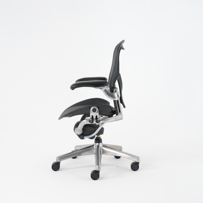Silla Ejecutiva Aeron Fully Loaded Posturefit Talla B - Imagen 3