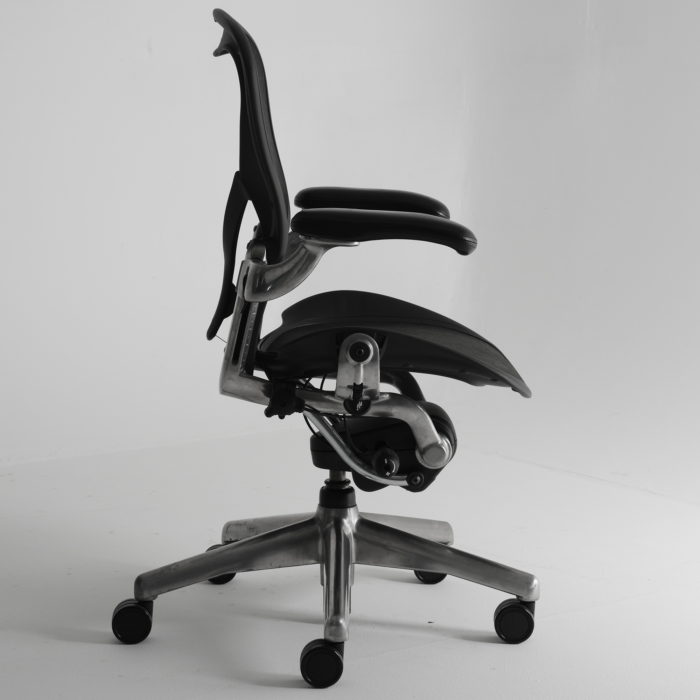 Silla Ejecutiva Aeron Fully Loaded Posturefit Talla B - Imagen 8