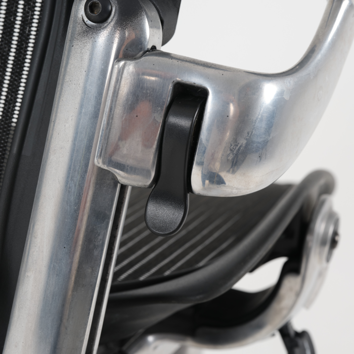Silla Ejecutiva Aeron Fully Loaded Posturefit Talla B - Imagen 15