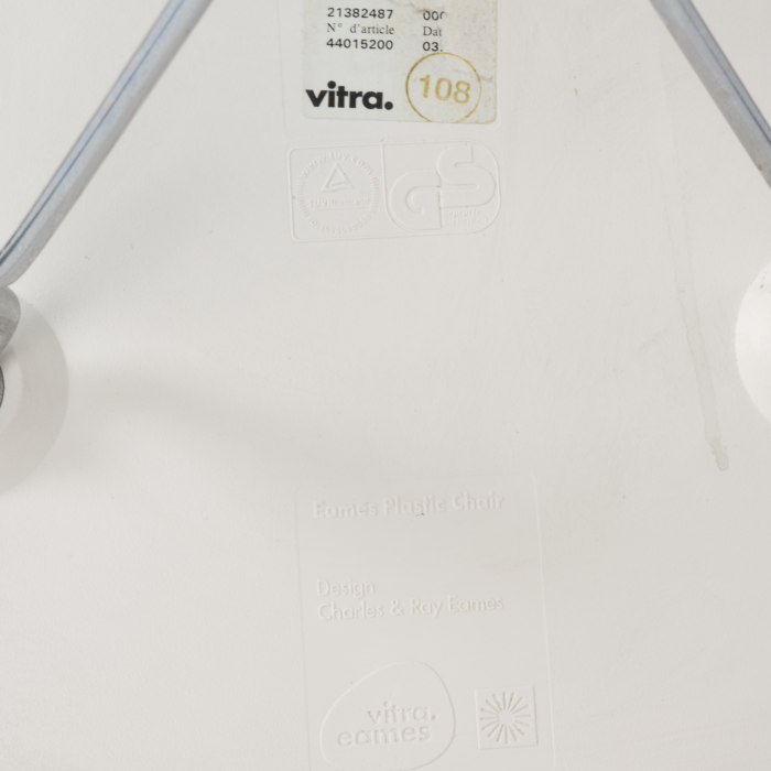 Fixed chair model DSR by E&A - Image 7