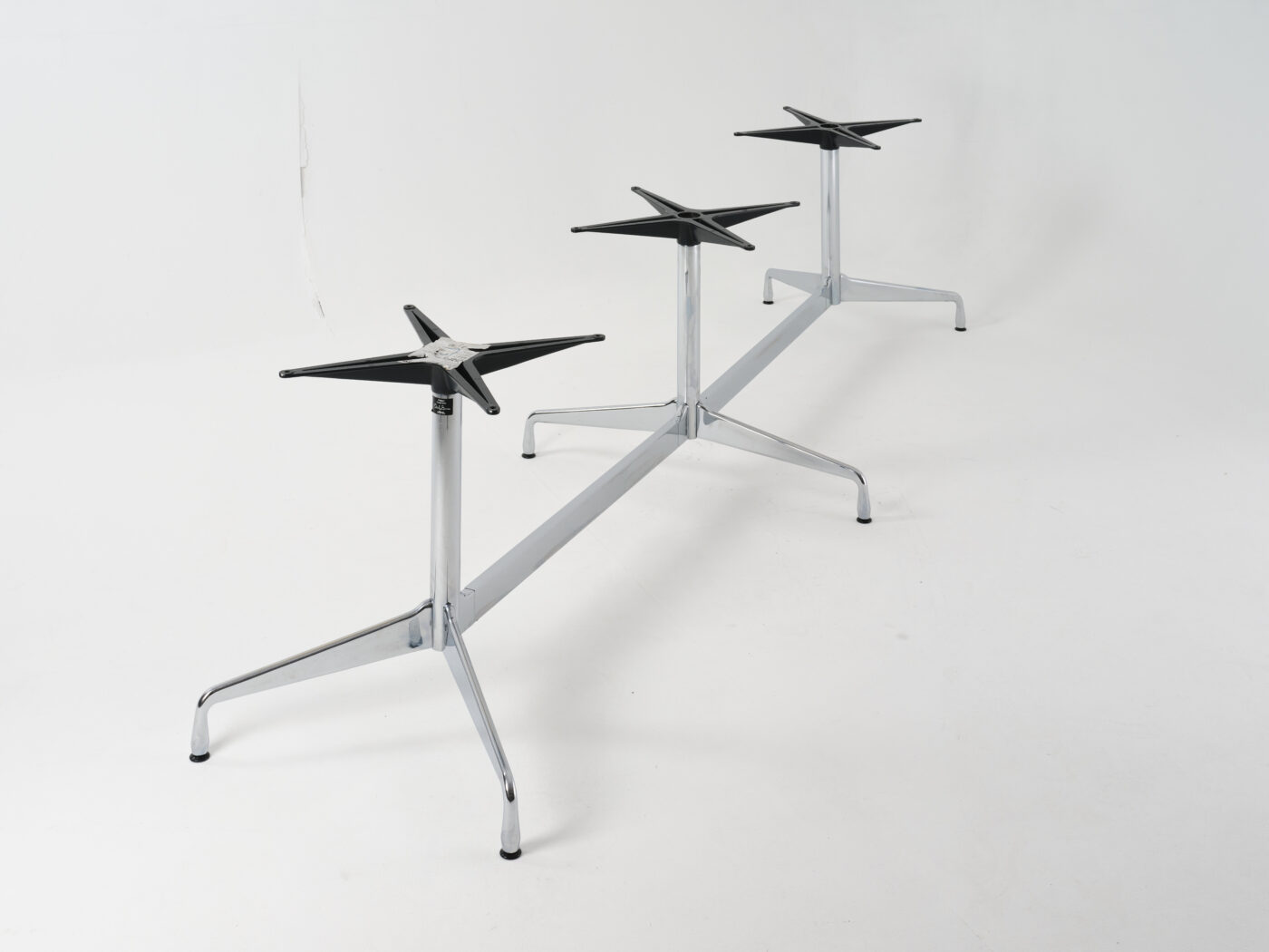 Base de mesa reuniões Vitra modelo Segmented by Charles & Ray Eames - Image 4