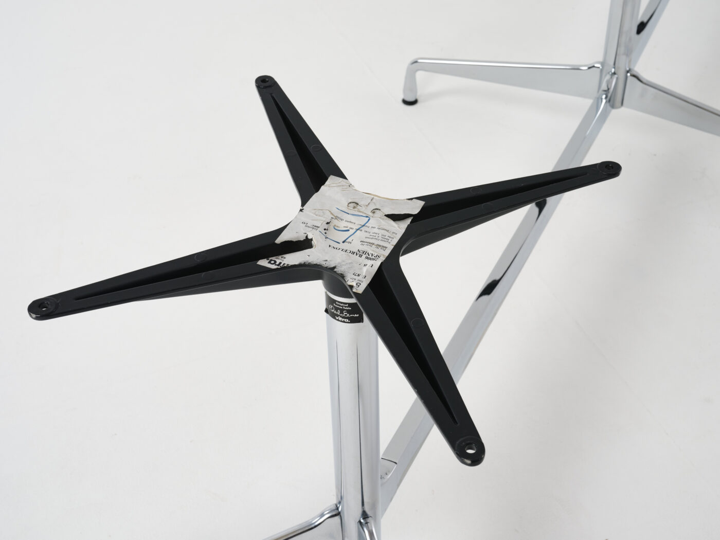 Base de mesa reuniões Vitra modelo Segmented by Charles & Ray Eames - Image 5