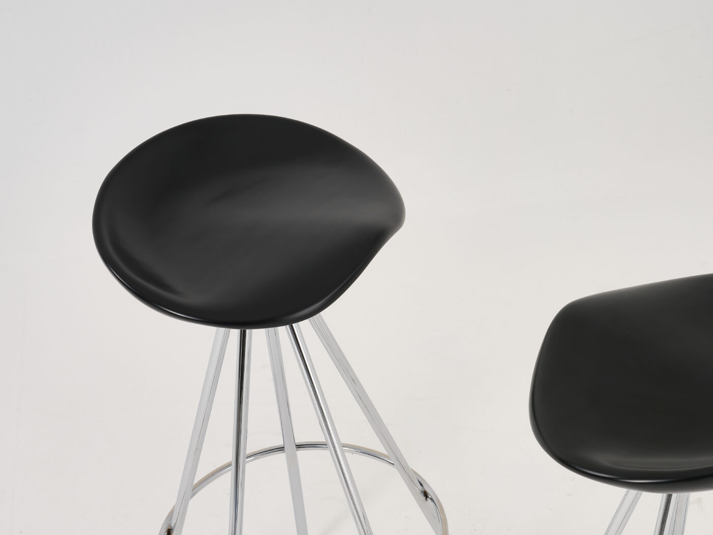 Bancos 4 x modelo Jamaica by Pepe Cortês para Amat - Image 9