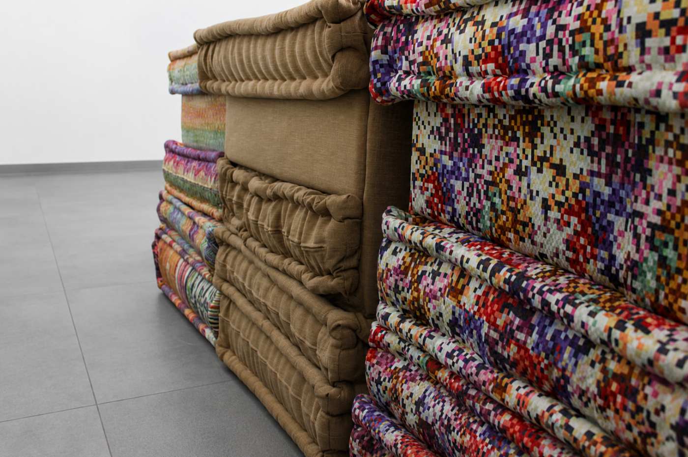 Sofá Roche Bobois modelo Mah-Jong tecidos Missoni - Image 5