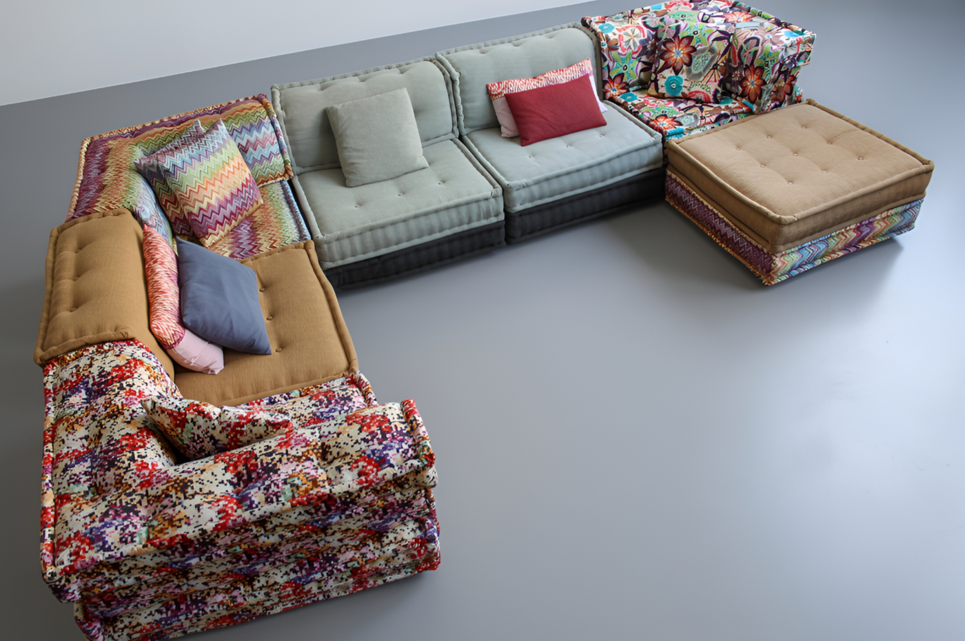 Sofá Roche Bobois modelo Mah-Jong tecidos Missoni